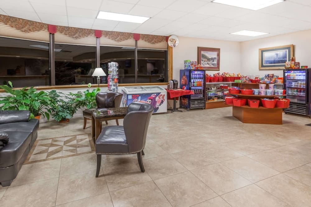 Quality Inn & Suites property views in Grayling, MI — gallery photo 3