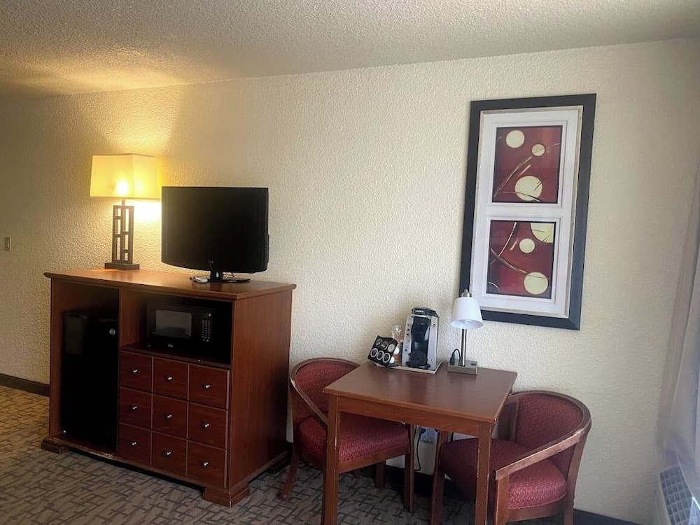 Scenic View Inn - Page AZ interior in Page, AZ — gallery photo 2
