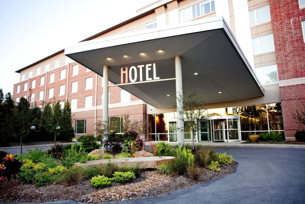 I Hotel And Illinois Conference Center exterior or lobby in Champaign, IL — main listing photo