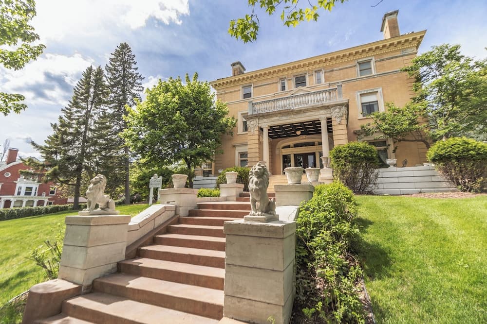 Historic Cotton Mansion Duluth Boutique Hotel — hotel in Duluth, Minnesota