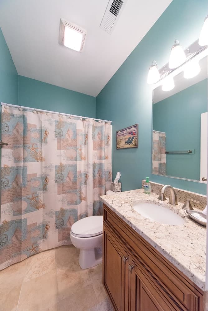 Turtle Bay 17 3 Bedroom Holiday Home By My Ocean Rentals interior in Folly Beach, SC — gallery photo 2