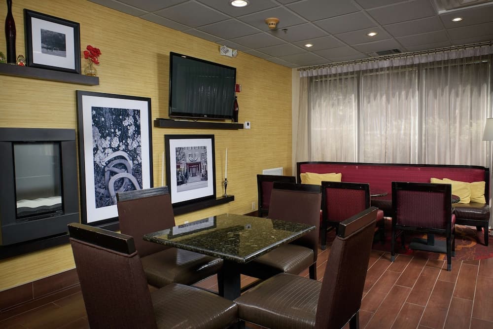 Hampton Inn Louisville I-65 @ Brooks Rd. property views in Brooks, KY — gallery photo 3