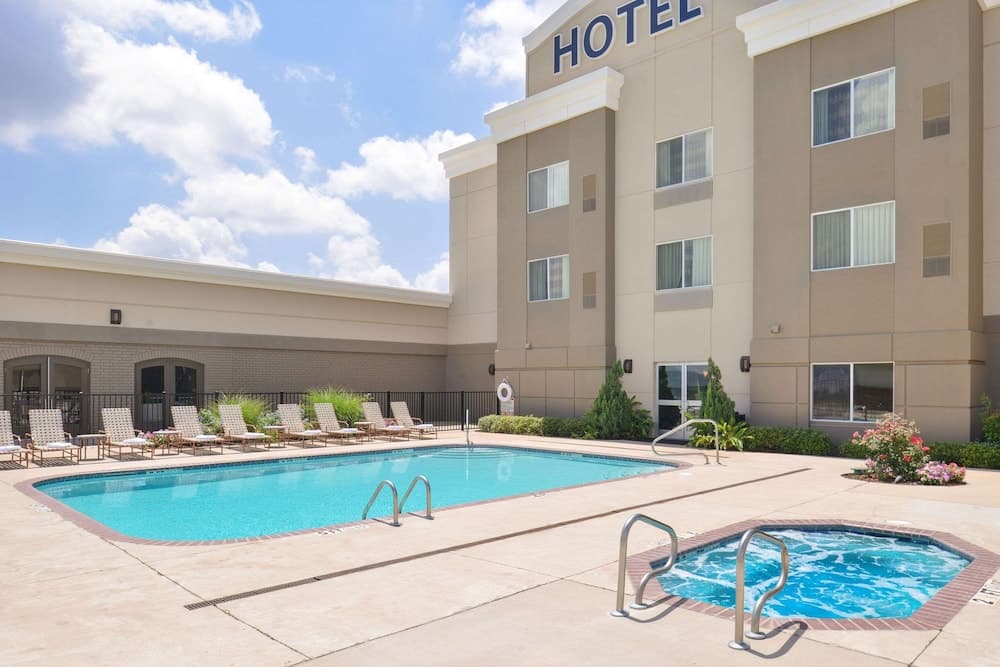 Hotel Vue, Ascend Hotel Collection interior in Natchez, MS — gallery photo 2