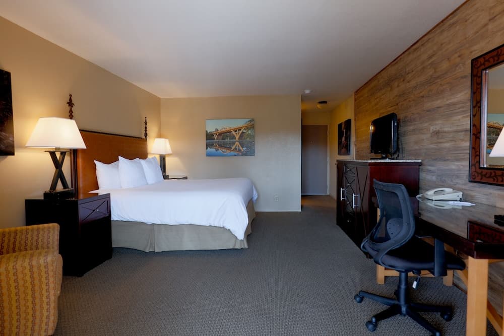 Riverside Inn gallery photo in Grants Pass, OR — image 64