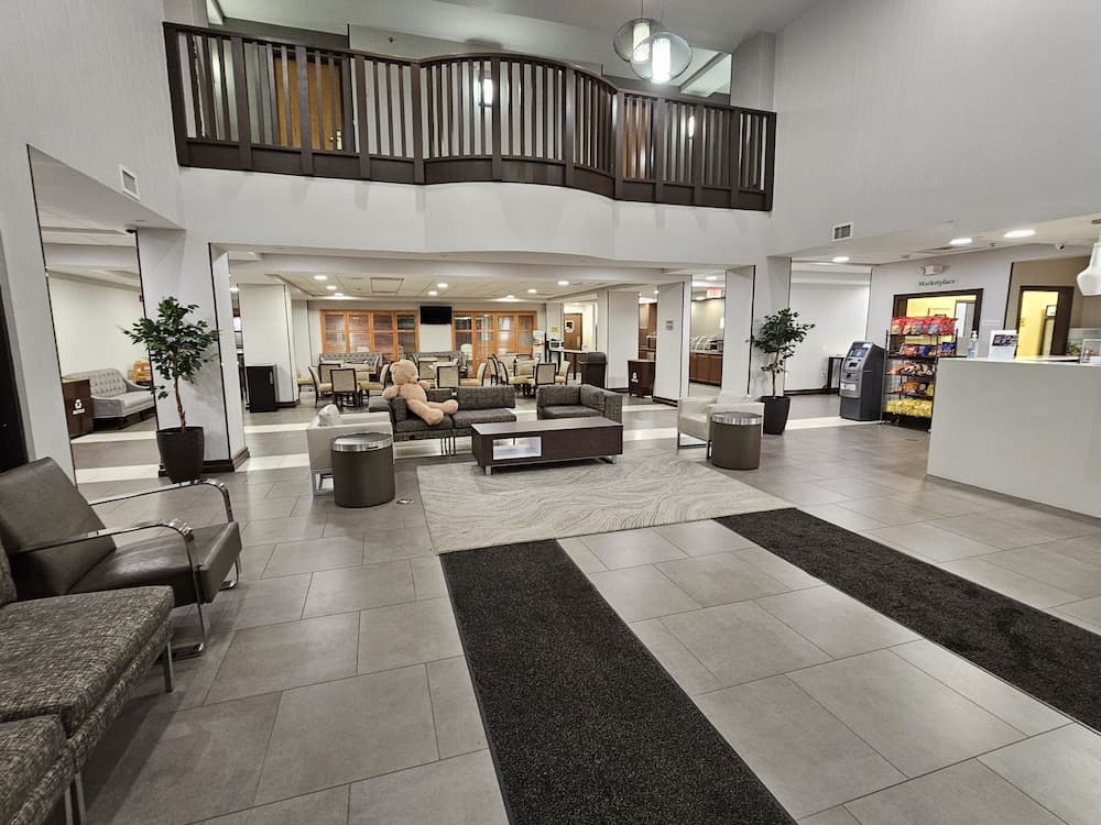 Wingate by Wyndham Chantilly / Dulles Airport interior in Chantilly, VA — gallery photo 2