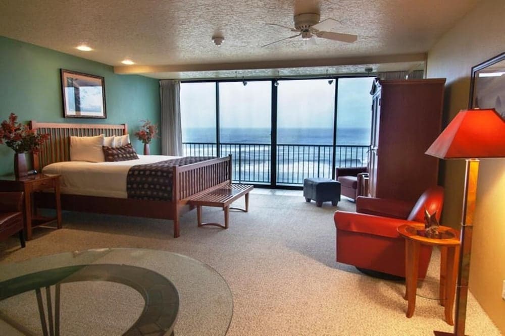 Inn at Spanish Head featured exterior or lobby in Lincoln City, OR — similar hotel