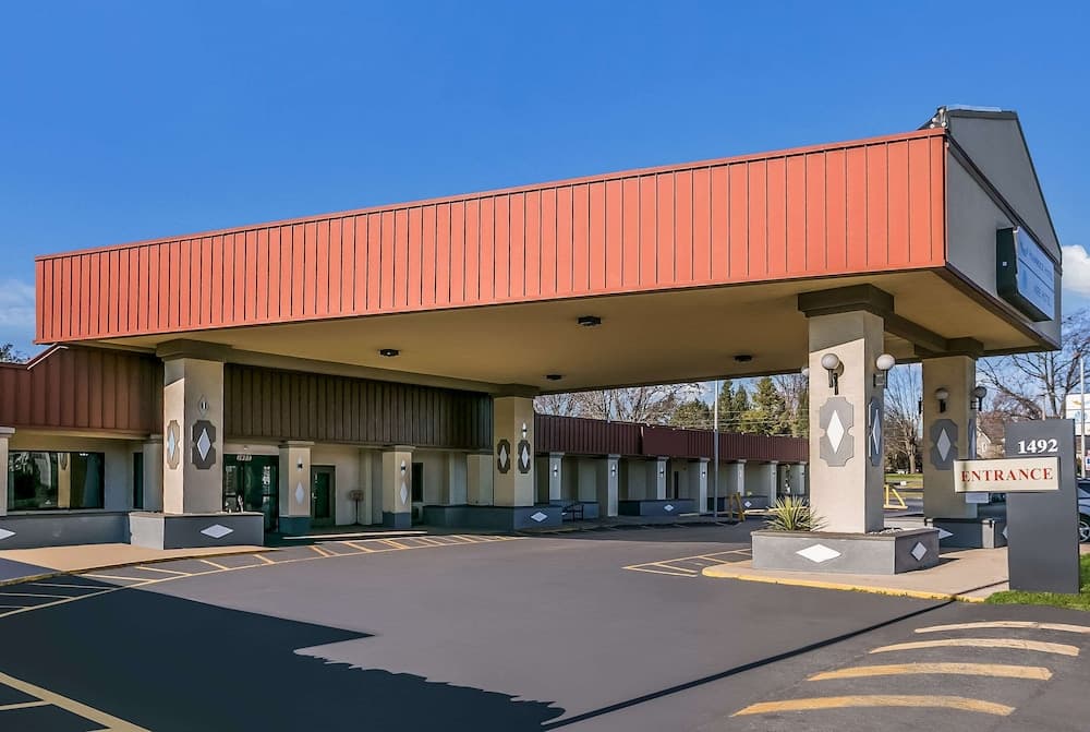 Dutchland Motel featured exterior or lobby in Lancaster, PA — similar hotel