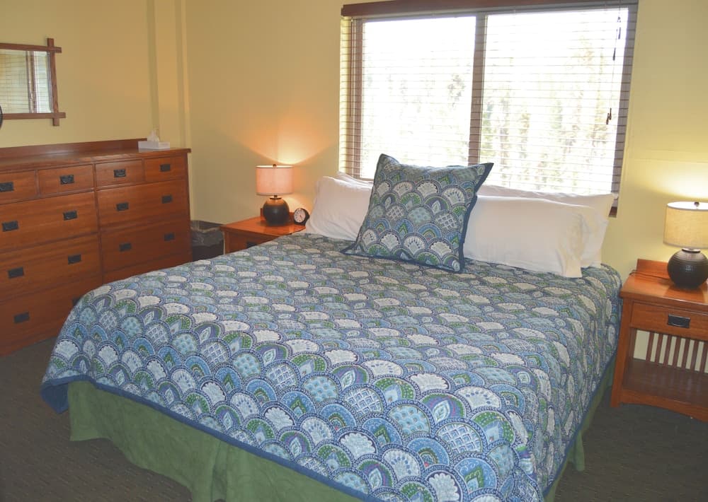 Montecito Sequoia Lodge interior in Kings Canyon National Park, CA — gallery photo 2
