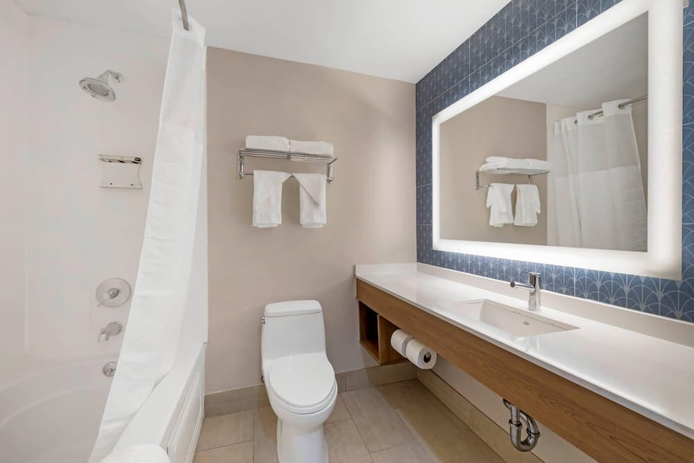 Country Inn & Suites by Radisson, Staten Island gallery photo in Staten Island, NY — image 16