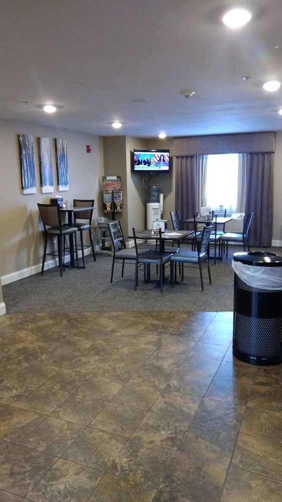 Grandstay Hotel Suites Thief River Falls interior in Thief River Falls, MN — gallery photo 2