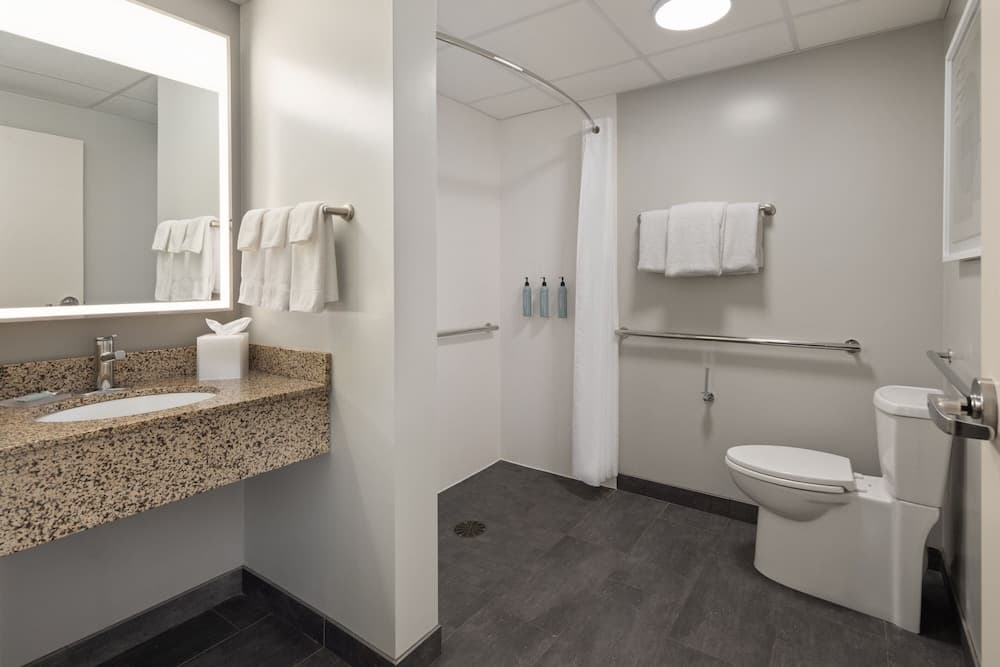 Courtyard by Marriott La Crosse gallery photo in La Crosse, WI — image 47