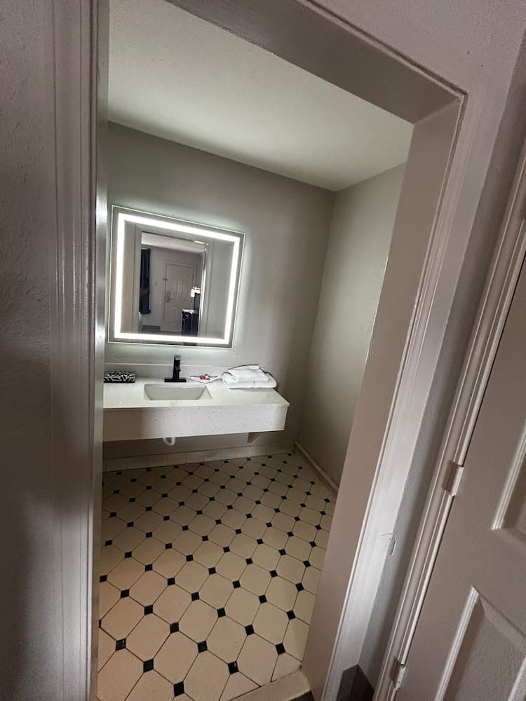 Quality Inn & Suites gallery photo in Metairie, LA — image 7