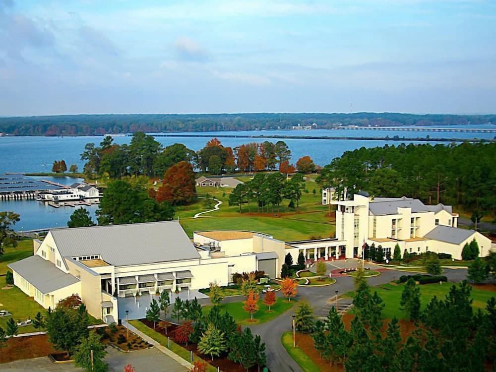 Lake Blackshear Resort & Golf Club featured exterior or lobby in Cordele, GA — similar hotel