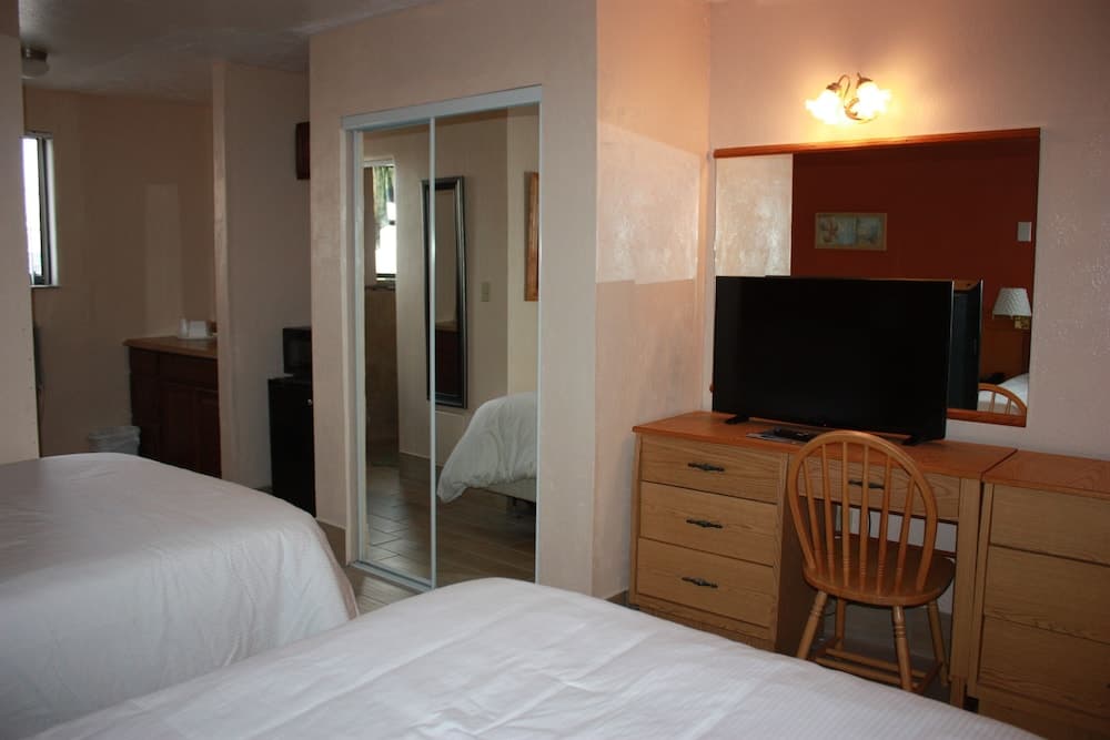 iBeach Resort property views in Treasure Island, FL — gallery photo 3