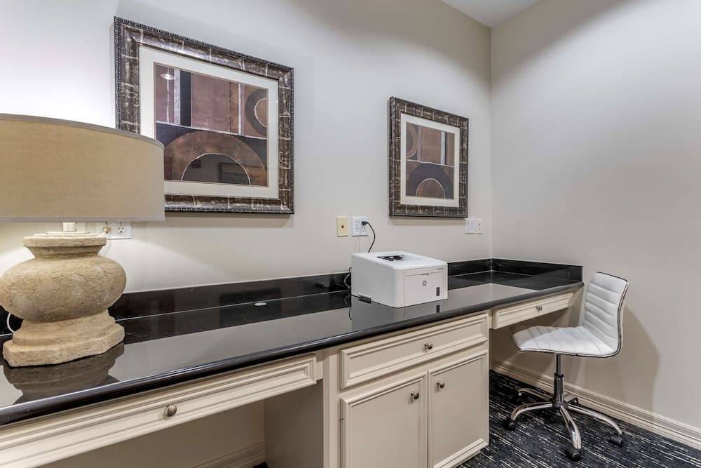 Best Western Sugarland Inn gallery photo in Sugar Land, TX — image 10