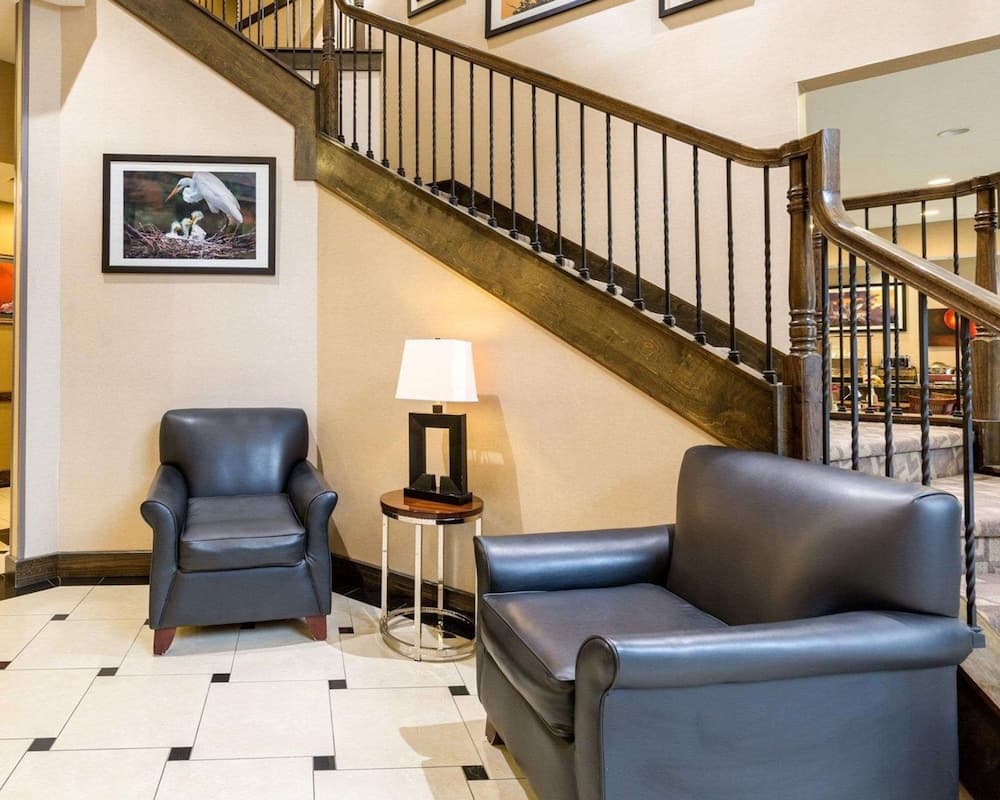 Comfort Inn & Suites Winnie interior in Winnie, TX — gallery photo 2