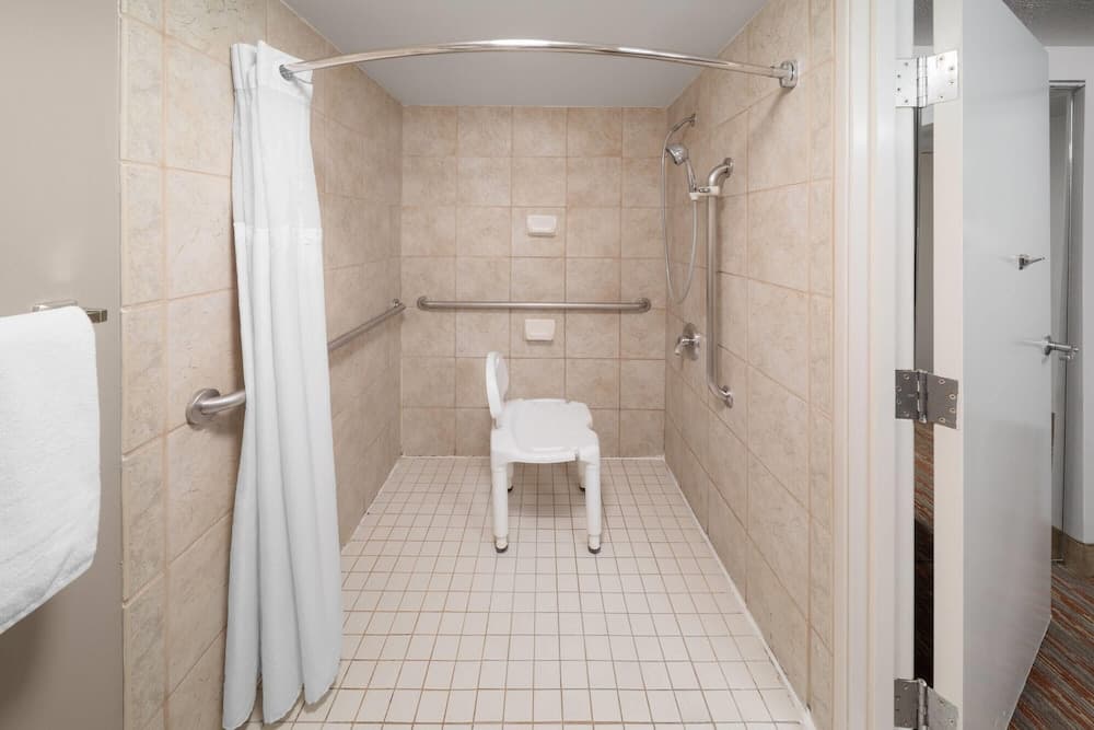 Endeavor Inn & Suites, Trademark Collection by Wyndham property views in Topeka, KS — gallery photo 3