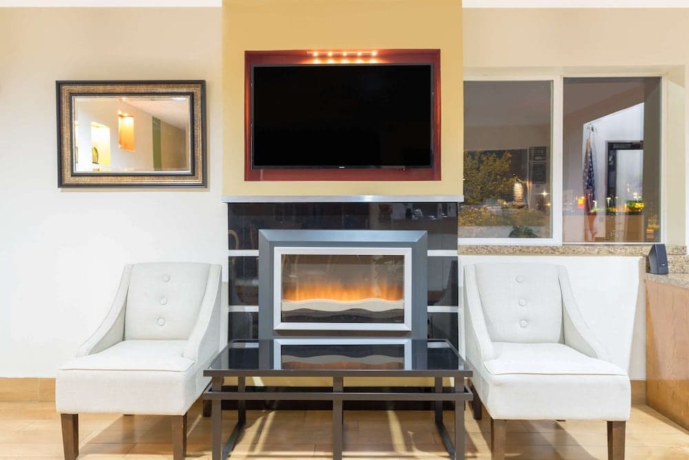 Super 8 by Wyndham Anderson/Clemson Area property views in Anderson, SC — gallery photo 3