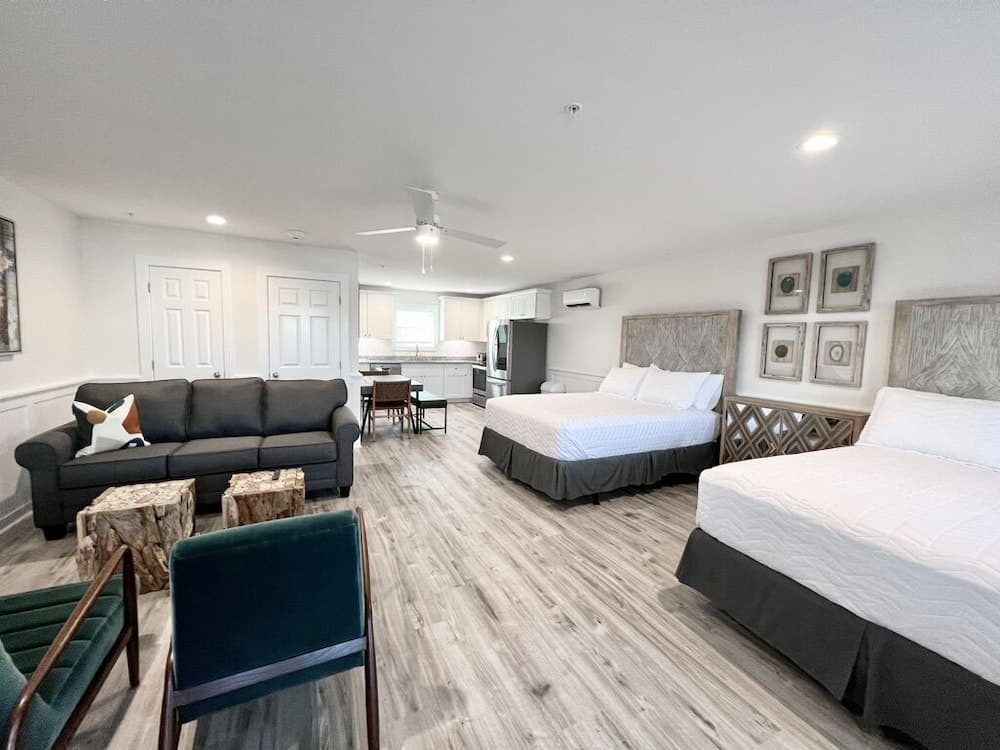 Saltwater Suites gallery photo in Holly Ridge, NC — image 4