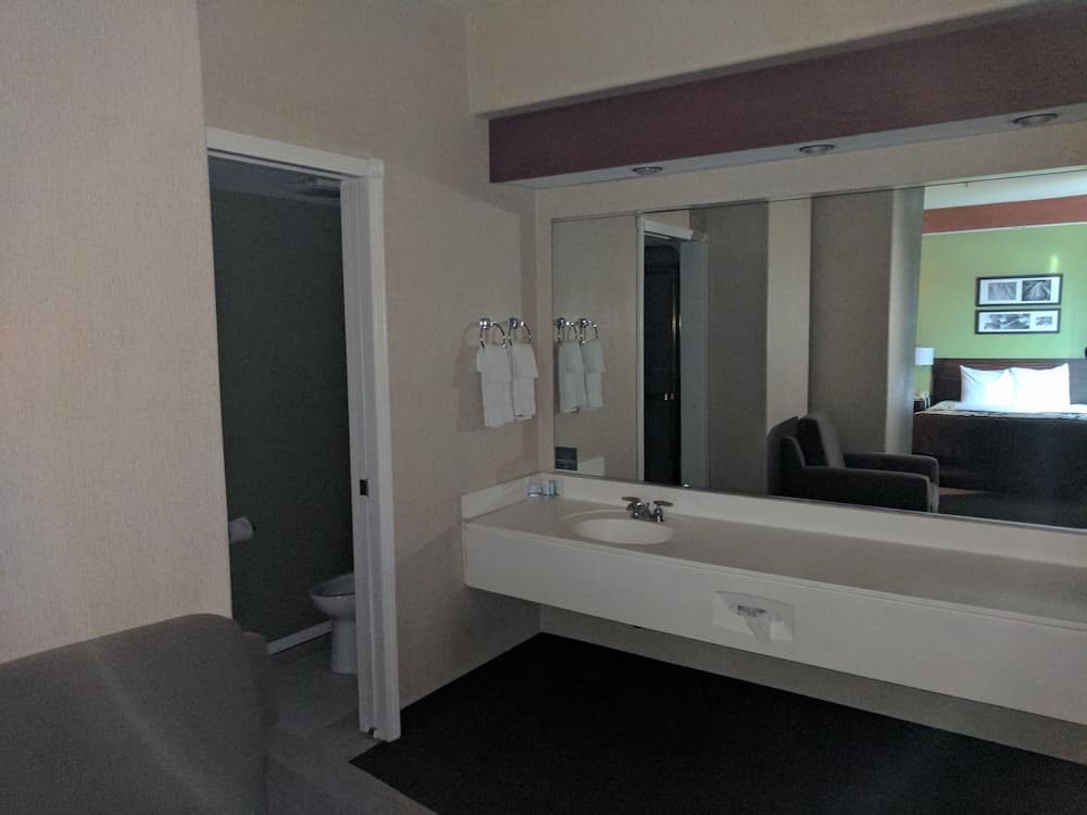 Sleep Inn & Suites Oregon - Toledo gallery photo in Oregon, OH — image 16