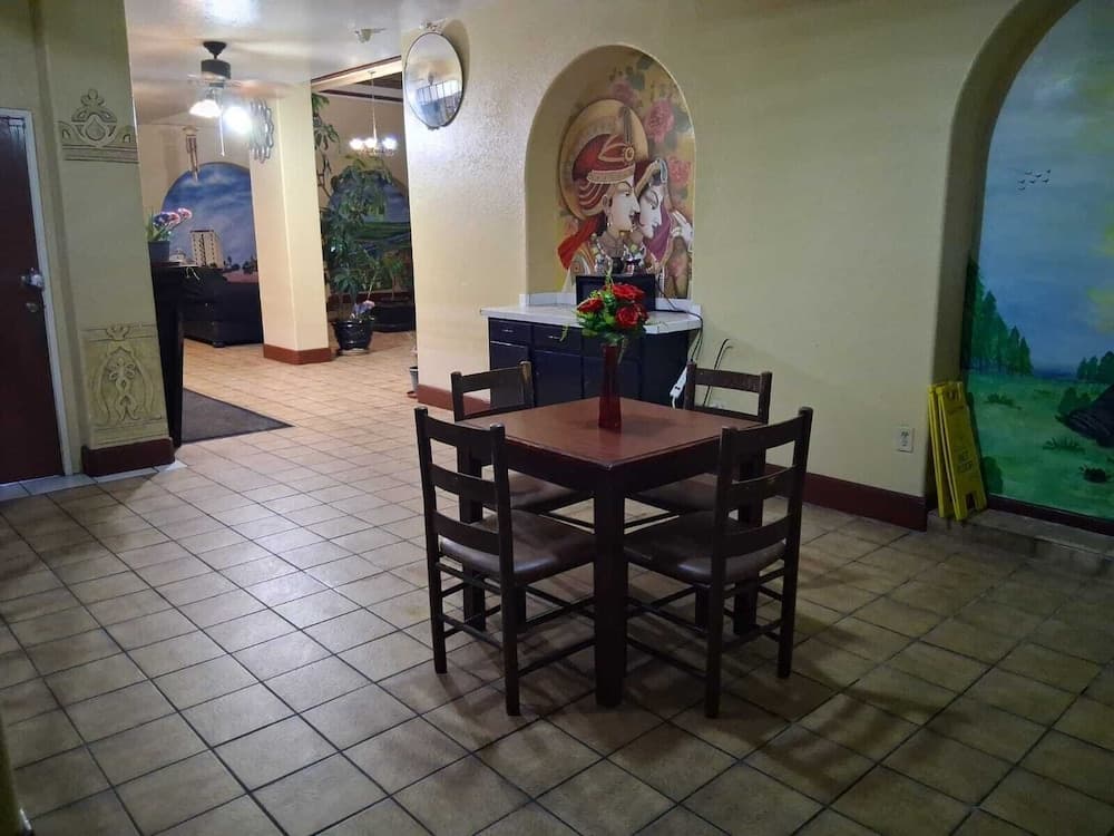 Hotel O Colonial Inn Brownsville Tx gallery photo in Brownsville, TX — image 4
