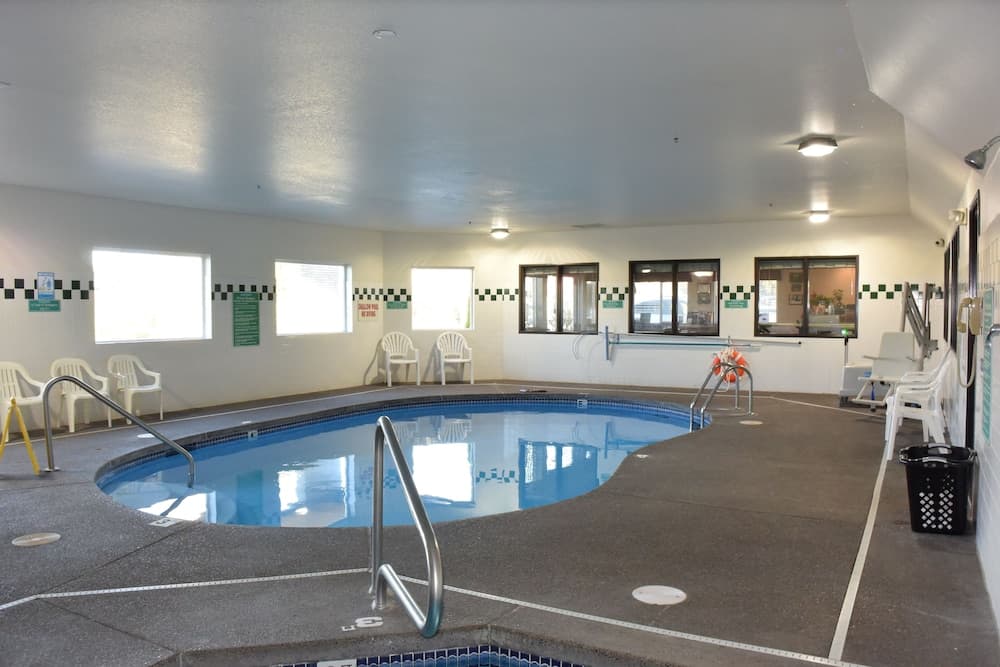 Travelodge Suites by Wyndham Newberg gallery photo in Newberg, OR — image 98