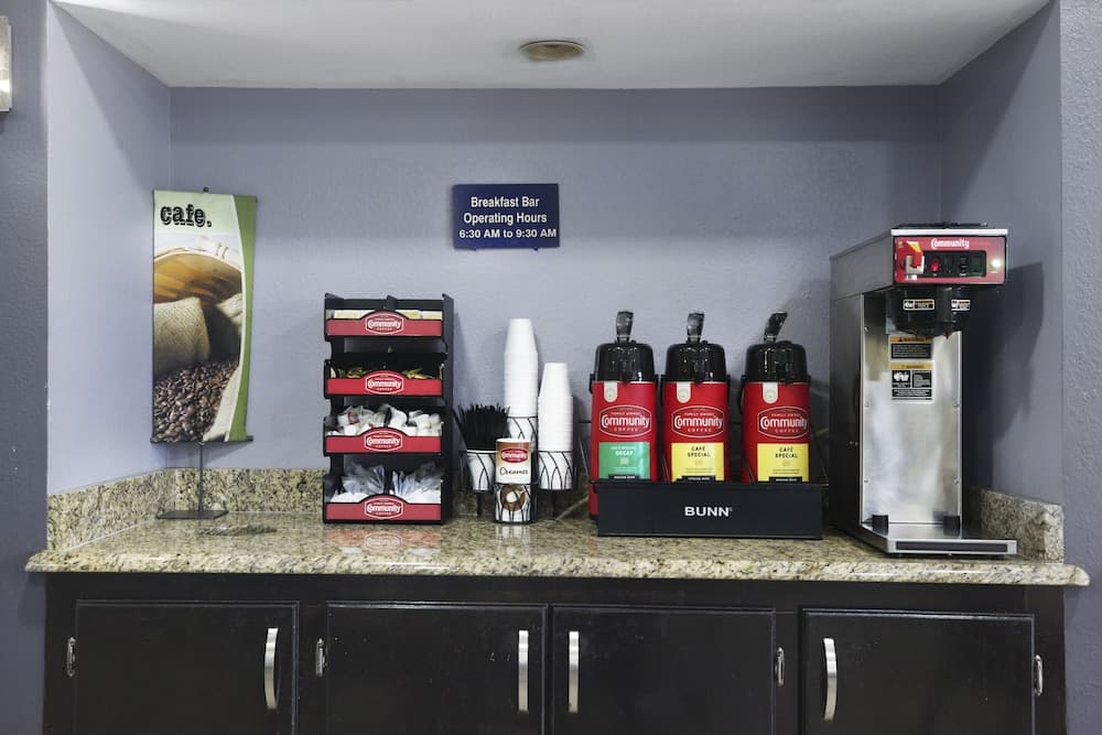 Microtel Inn & Suites by Wyndham Meridian interior in Meridian, MS — gallery photo 2