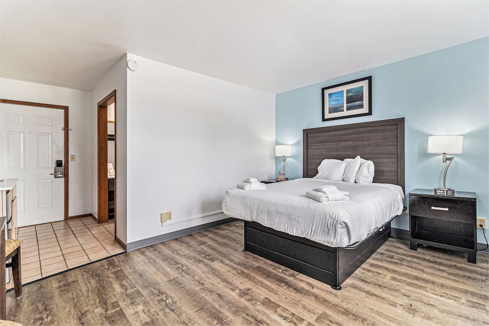 Snyder's Shoreline Inn gallery photo in Ludington, MI — image 180