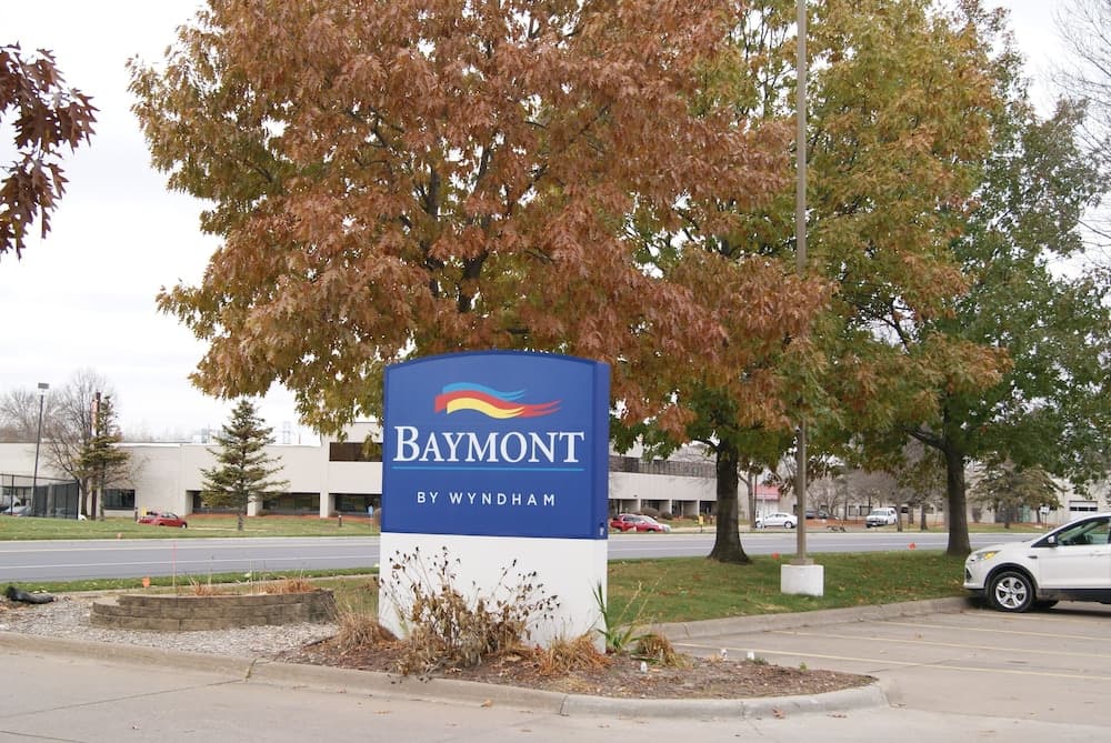Baymont by Wyndham Coon Rapids property views in Coon Rapids, MN — gallery photo 3