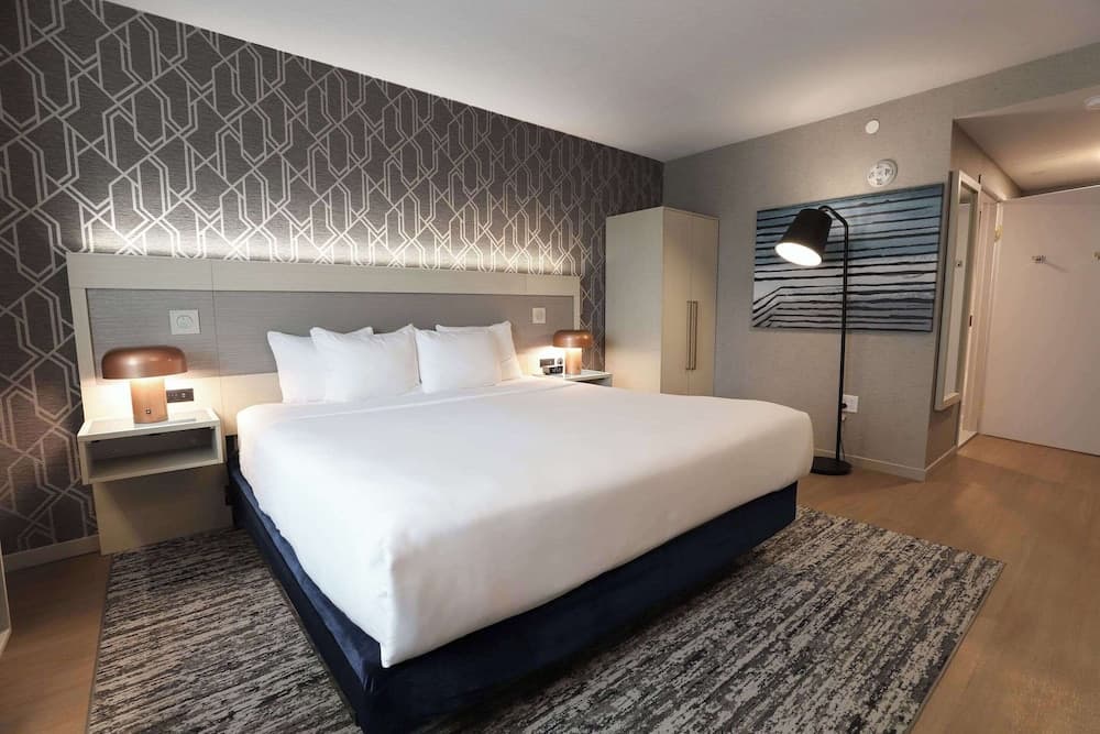 Radisson Plaza Hotel at Kalamazoo Center gallery photo in Kalamazoo, MI — image 7