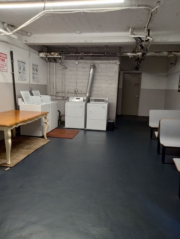 Motel Express interior in Everett, WA — gallery photo 2