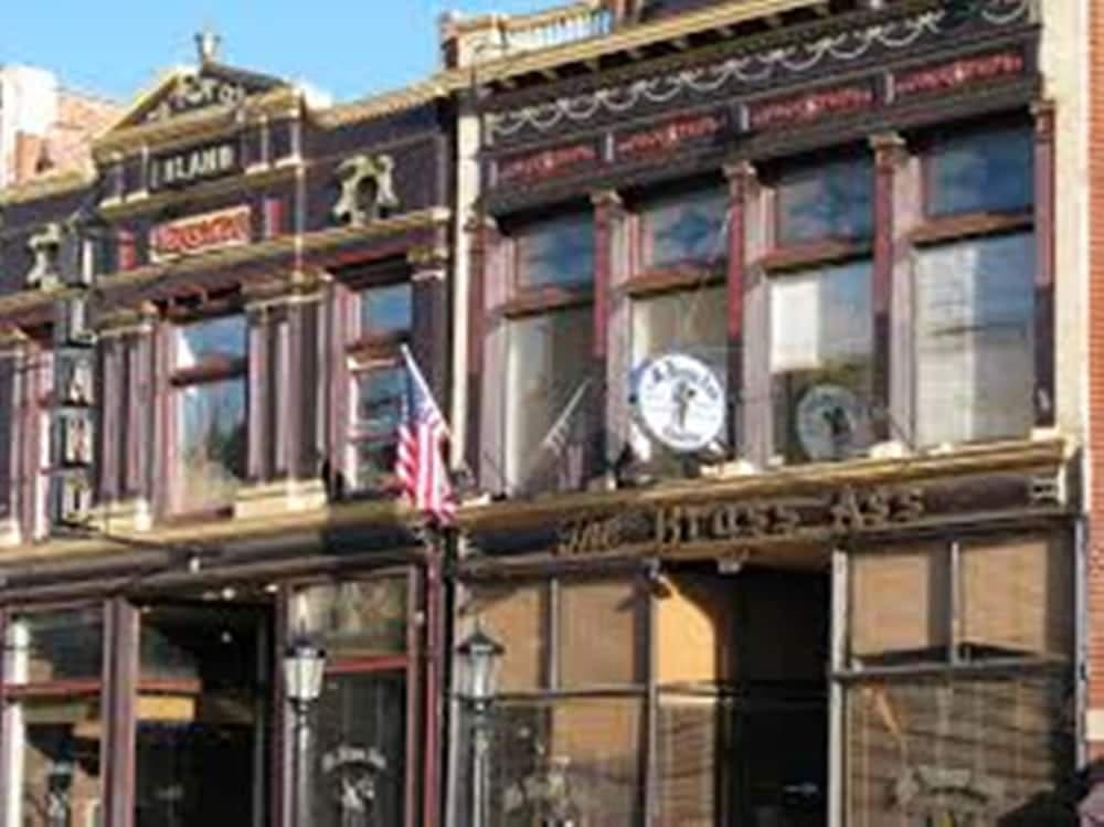 Midnight Rose & McGills Hotel & Casino featured exterior or lobby in Cripple Creek, CO — similar hotel