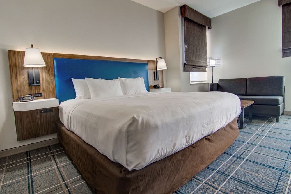 Comfort Suites Airport gallery photo in Newport News, VA — image 53