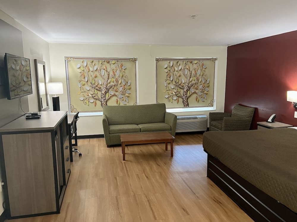 Red Roof Inn & Suites Houma gallery photo in Houma, LA — image 23