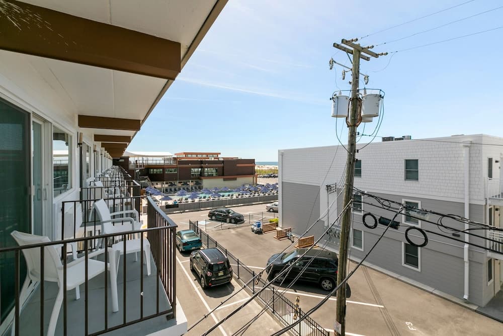 ICONA Windrift interior in Avalon, NJ — gallery photo 2