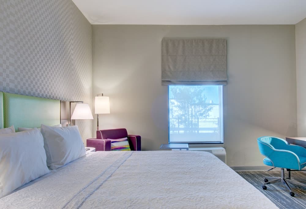 Hampton Inn & Suites Boston/Stoughton gallery photo in Stoughton — image 10