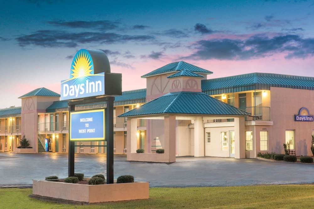 Days Inn by Wyndham West Point featured exterior or lobby in West Point, MS — similar hotel