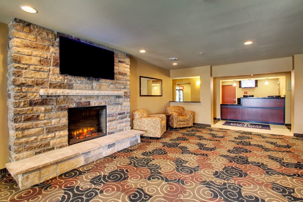 Stanton Inn & Suites interior in Stanton, TX — gallery photo 2
