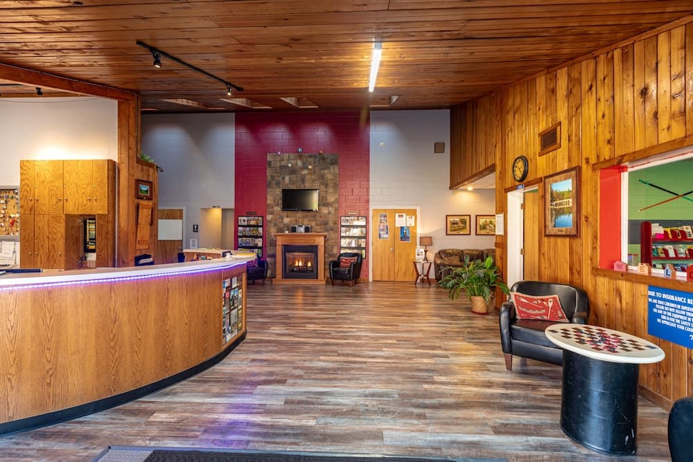 Crown Resorts at Lake Tansi East interior in Crossville, TN — gallery photo 2