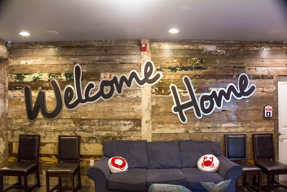 Stormy Point Village Lakeside interior in Branson, MO — gallery photo 2