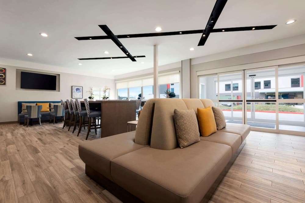 Days Inn & Suites by Wyndham Beaumont West / I-10 & Walden property views in Beaumont, TX — gallery photo 3