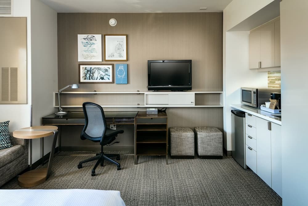 Element Las Vegas Summerlin property views in Las Vegas, NV — gallery photo 3