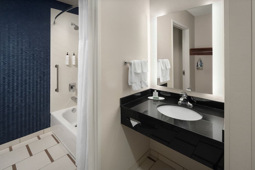 Fairfield Inn & Suites by Marriott Lake Oswego gallery photo in Lake Oswego, OR — image 18