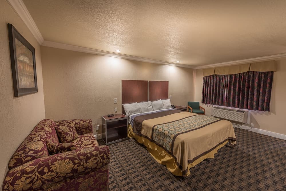 Edgewater Inn Reedley gallery photo in Reedley, CA — image 4
