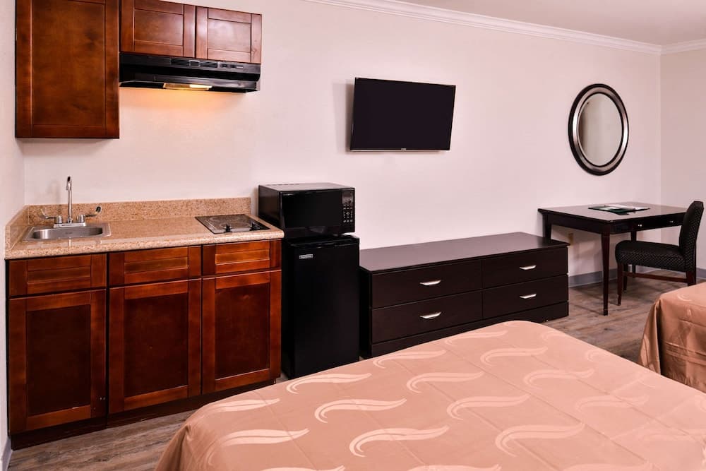 Quality Inn & Suites Beaumont gallery photo in Beaumont, TX — image 22