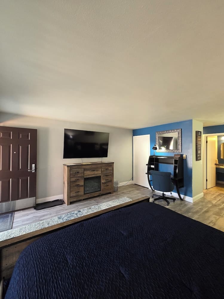 Chateau Rouge Condominiums property views in Red Lodge, MT — gallery photo 3