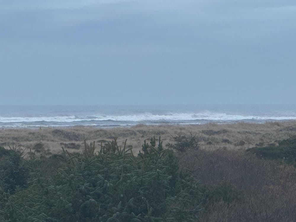 OceanShores Inn interior in Ocean Shores, WA — gallery photo 2
