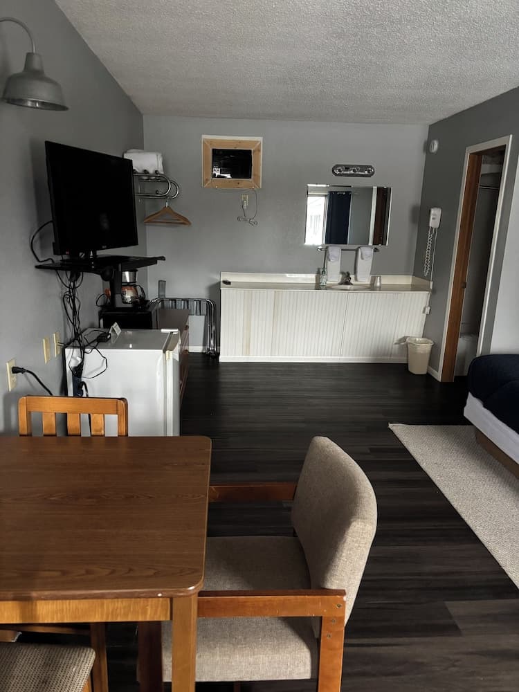 The Nisswa Motel property views in Nisswa, MN — gallery photo 3