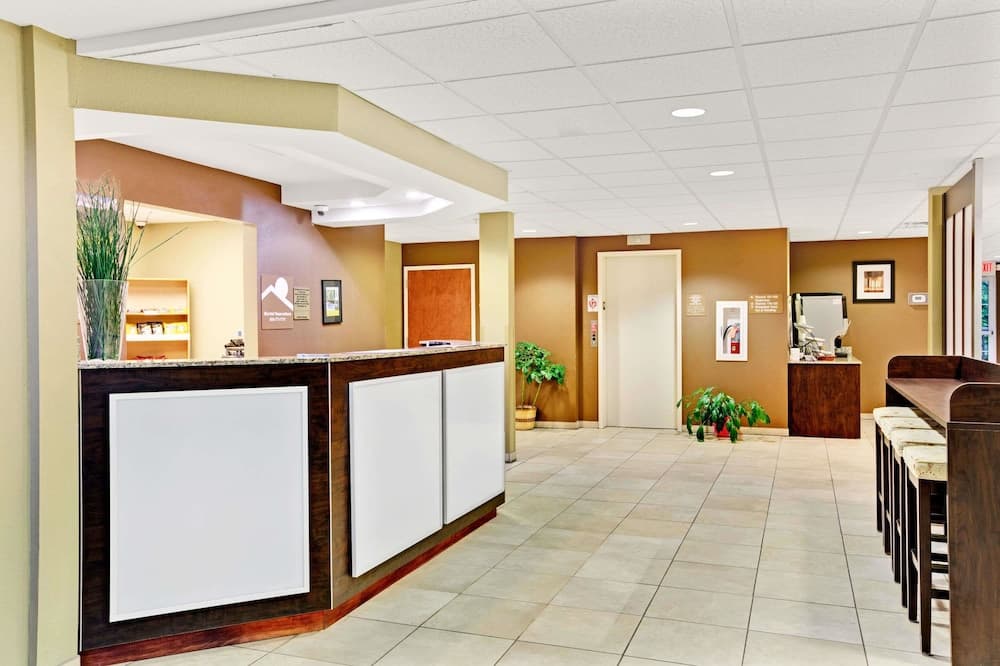 Microtel Inn & Suites by Wyndham Bryson City interior in Bryson City, NC — gallery photo 2