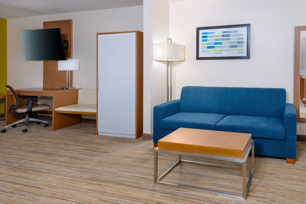 Holiday Inn Express & Suites Naples North - Bonita Springs by IHG gallery photo in Bonita Springs, FL — image 22